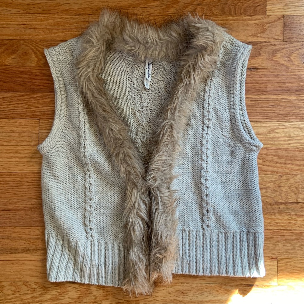 3/$15 Faux fur lined sweater vest